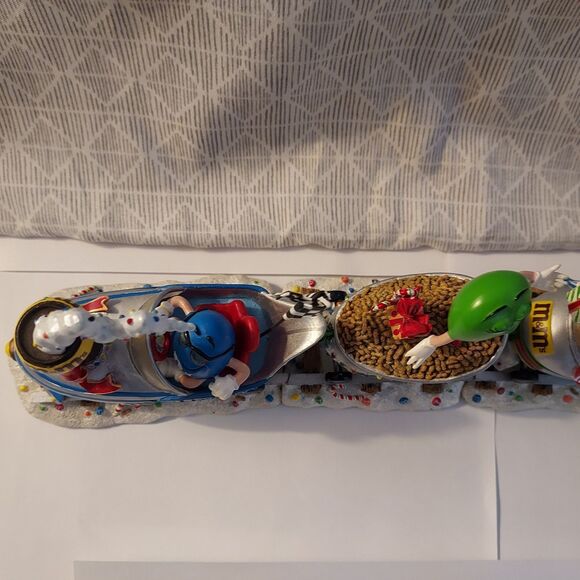 M&M's Danbury Mint Holiday Express YULETIDE FLYER 5 Piece Christmas Train Set - Picture 5 of 16